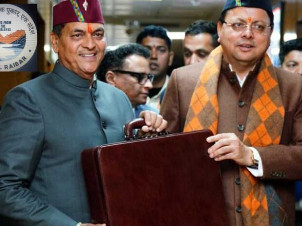 CM Dhami and Cabinet minister Mr. Premchand Aggrawal during budget session